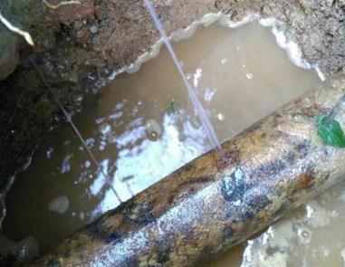 田阳楼顶渗水维修公司分享下地暖漏水的原因及检测方法。